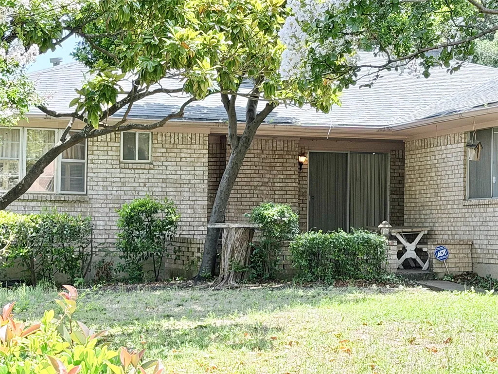 3811 Laurel Canyon Drive Dallas TX 75233