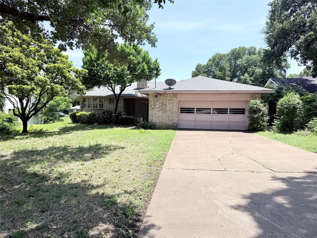3811 Laurel Canyon Drive Dallas TX 75233