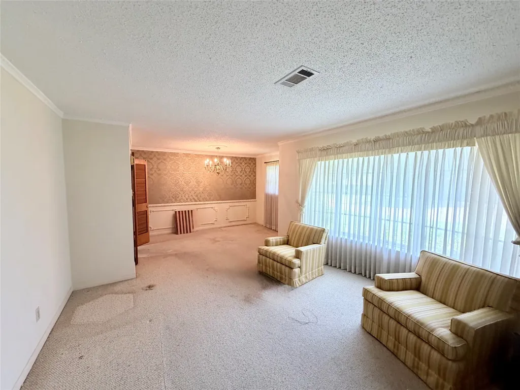 3811 Laurel Canyon Drive Dallas TX 75233