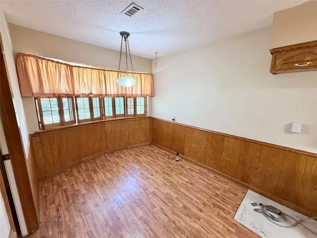 3811 Laurel Canyon Drive Dallas TX 75233