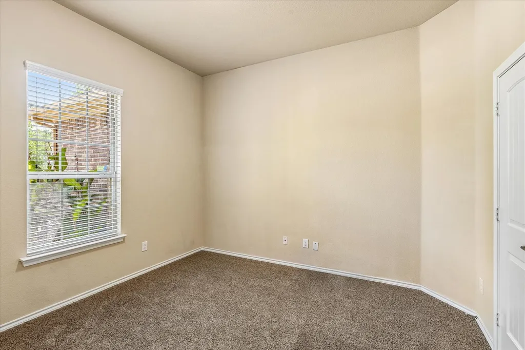 8 Duskview Lane Edgecliff Village TX 76134