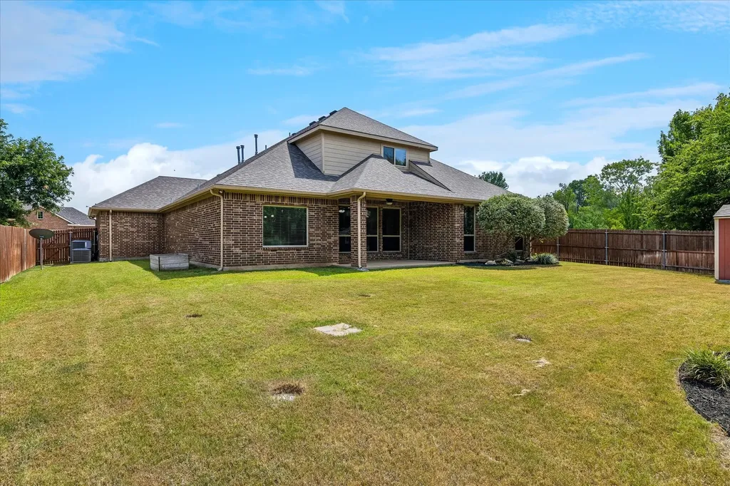 8 Duskview Lane Edgecliff Village TX 76134