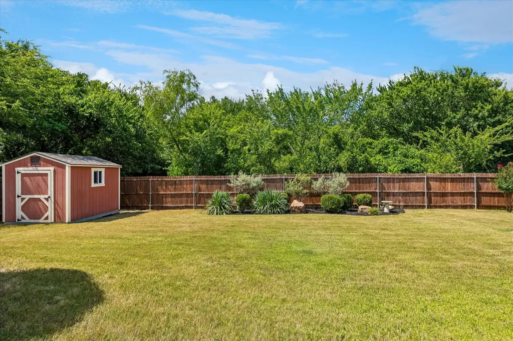 8 Duskview Lane Edgecliff Village TX 76134