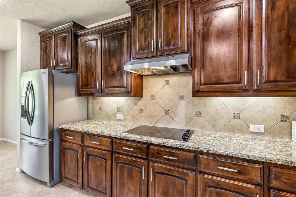 8 Duskview Lane Edgecliff Village TX 76134