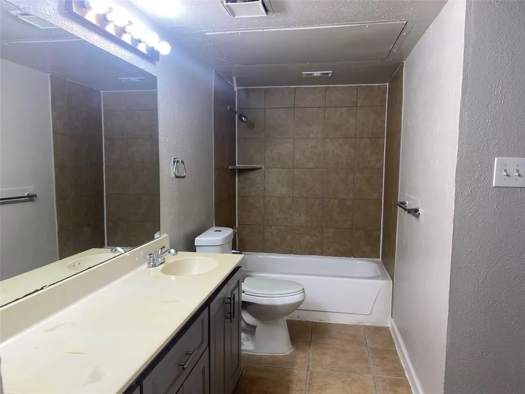 2425 Limestone Drive Arlington TX 76014