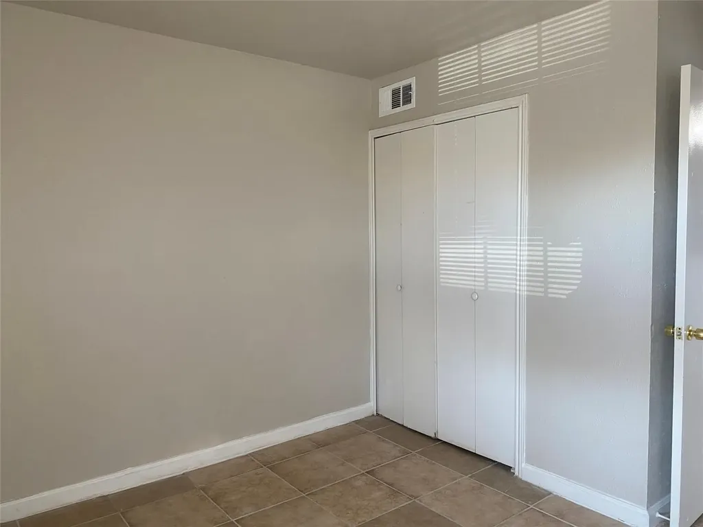 2425 Limestone Drive Arlington TX 76014