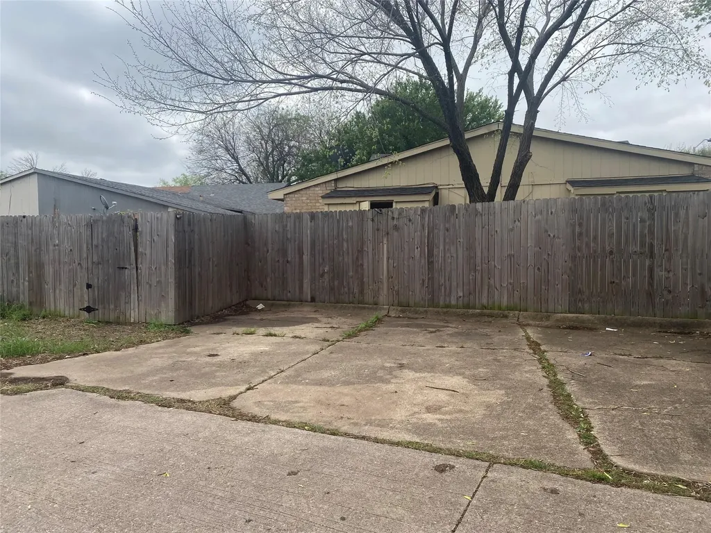 2425 Limestone Drive Arlington TX 76014