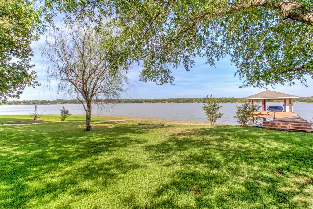 371 County Road 4874 Newark TX 76071
