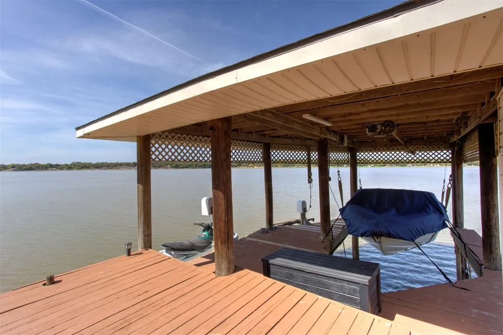 371 County Road 4874 Newark TX 76071