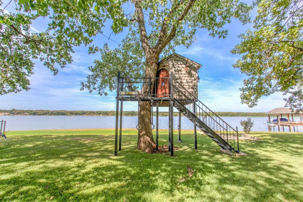 371 County Road 4874 Newark TX 76071