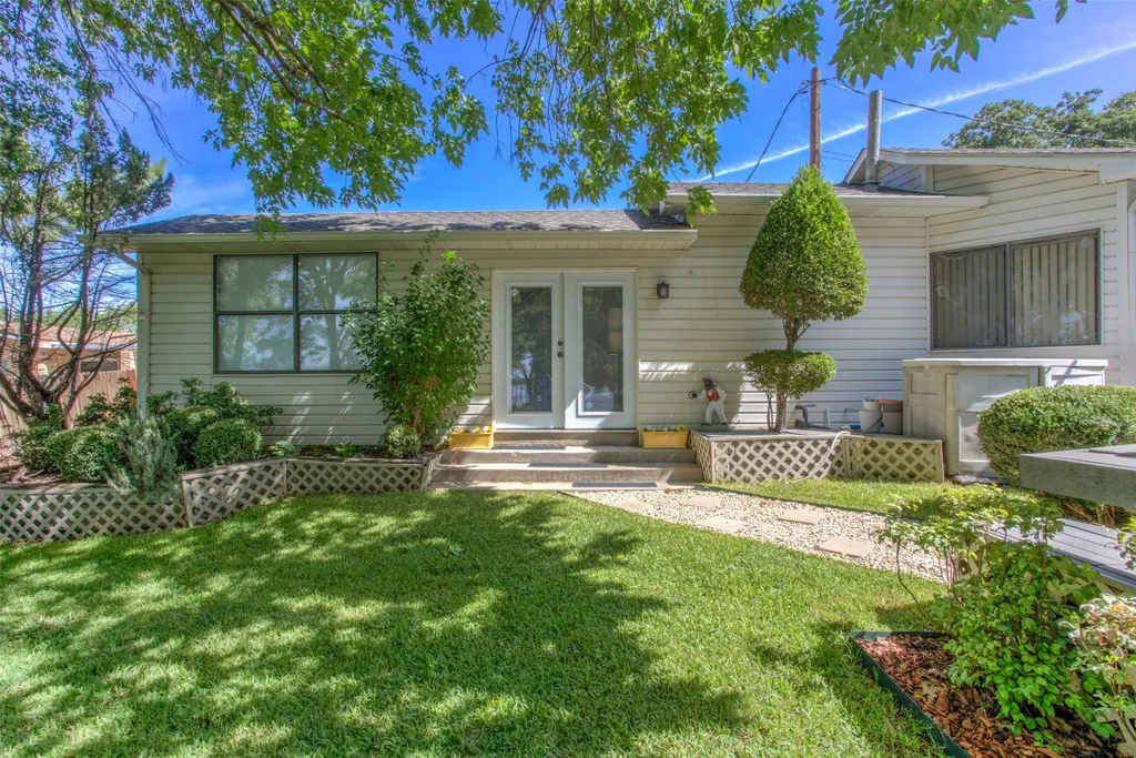 371 County Road 4874 Newark TX 76071