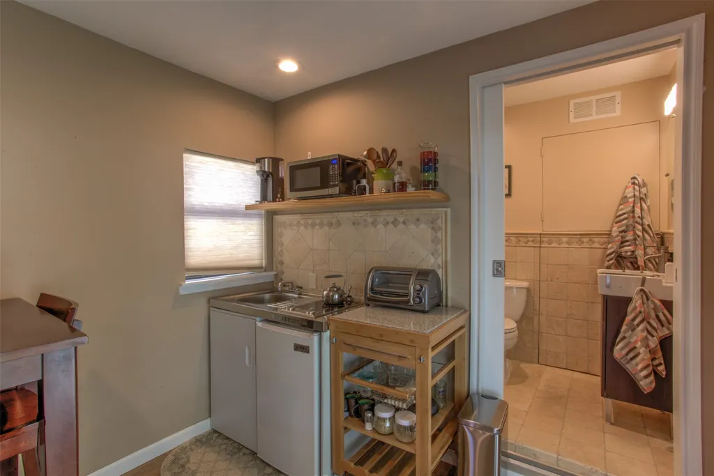 371 County Road 4874 Newark TX 76071