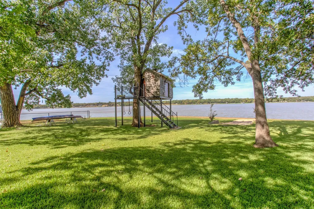 371 County Road 4874 Newark TX 76071
