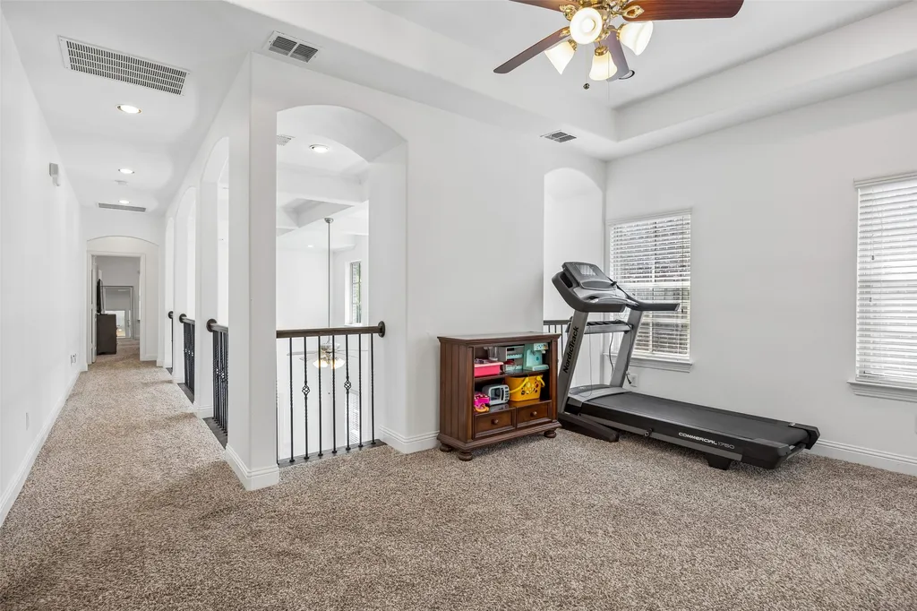 1022 Shadyside Lane Dallas TX 75223