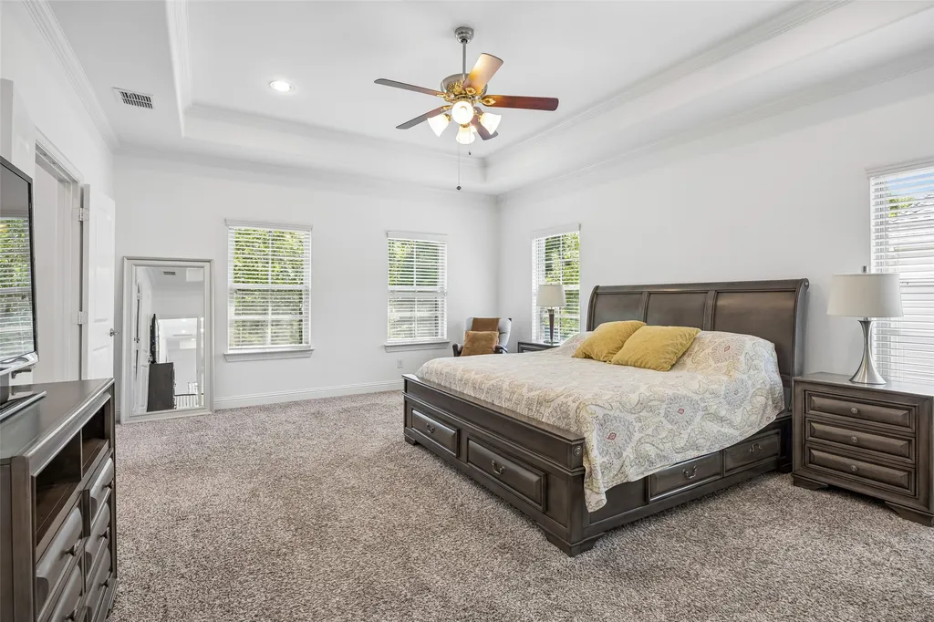 1022 Shadyside Lane Dallas TX 75223