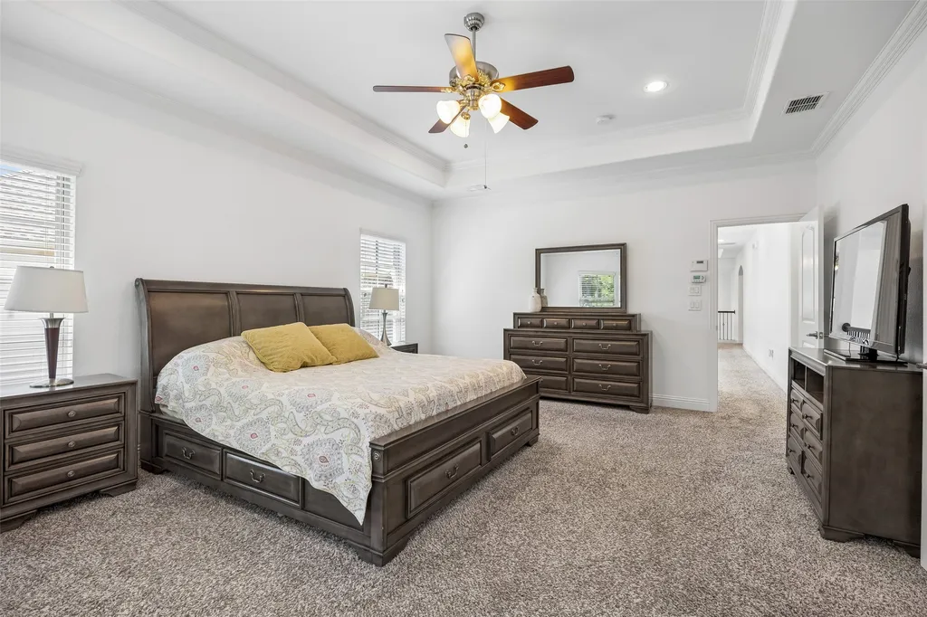 1022 Shadyside Lane Dallas TX 75223