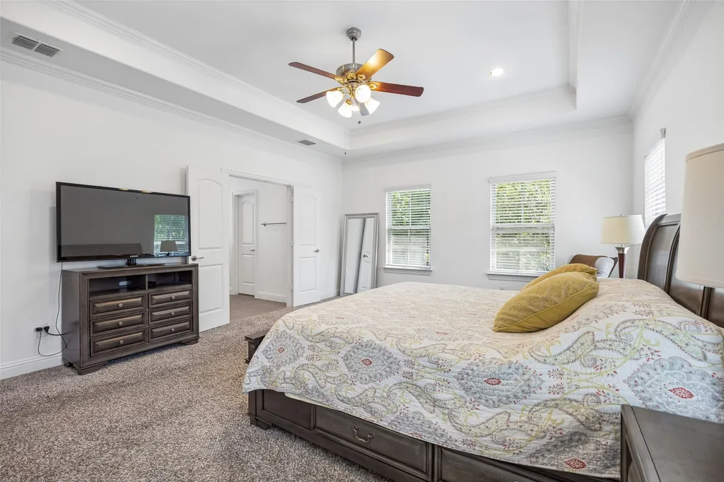 1022 Shadyside Lane Dallas TX 75223
