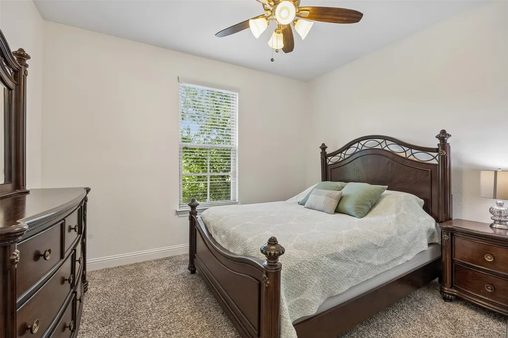 1022 Shadyside Lane Dallas TX 75223