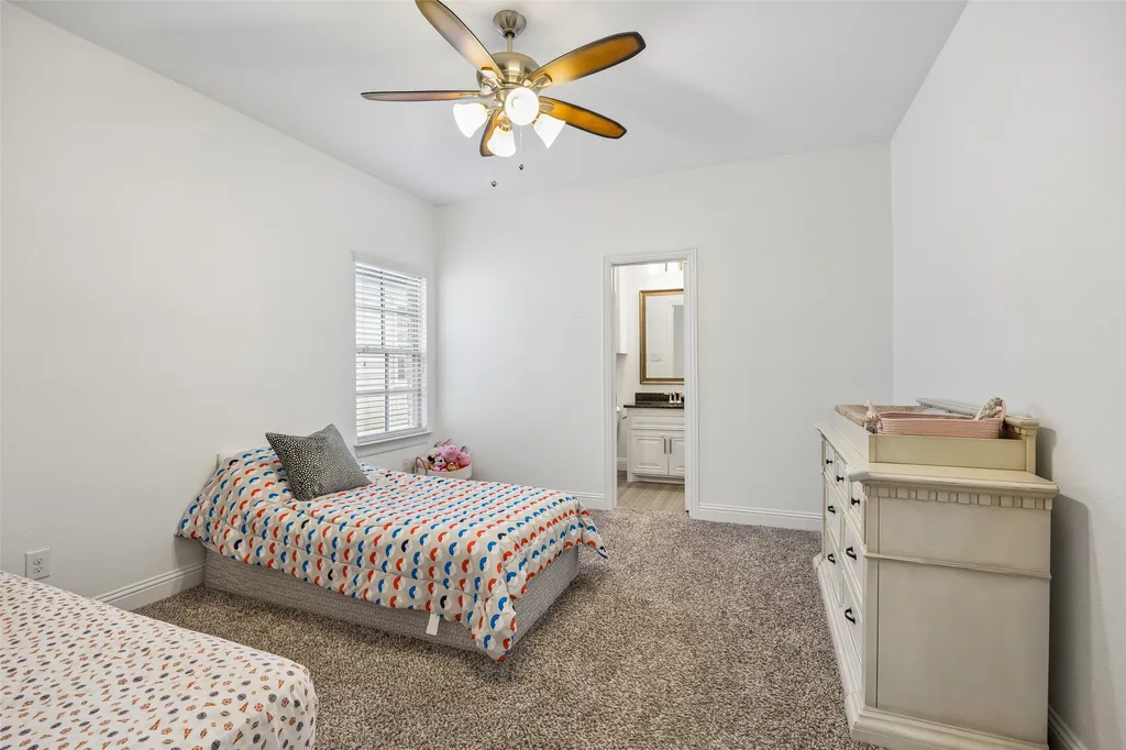 1022 Shadyside Lane Dallas TX 75223