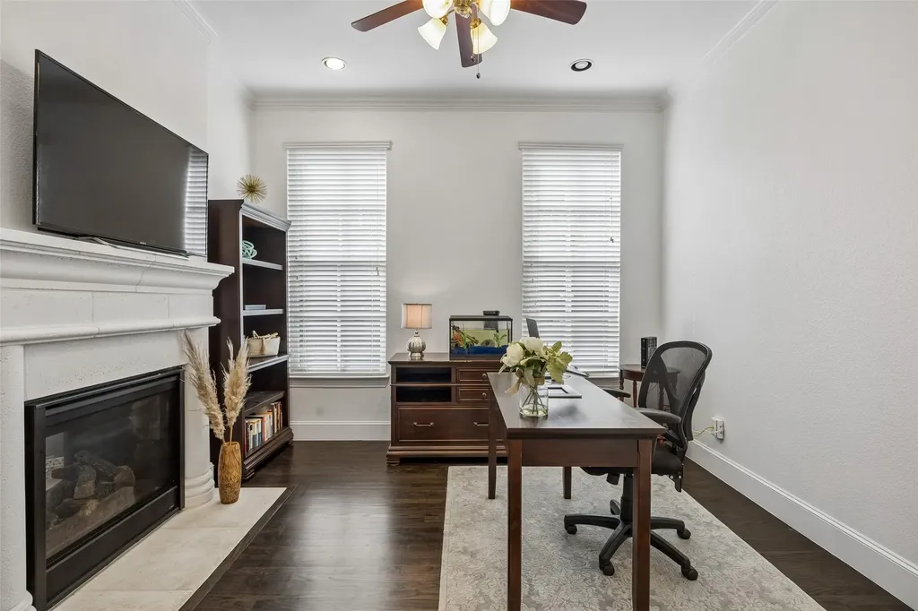 1022 Shadyside Lane Dallas TX 75223