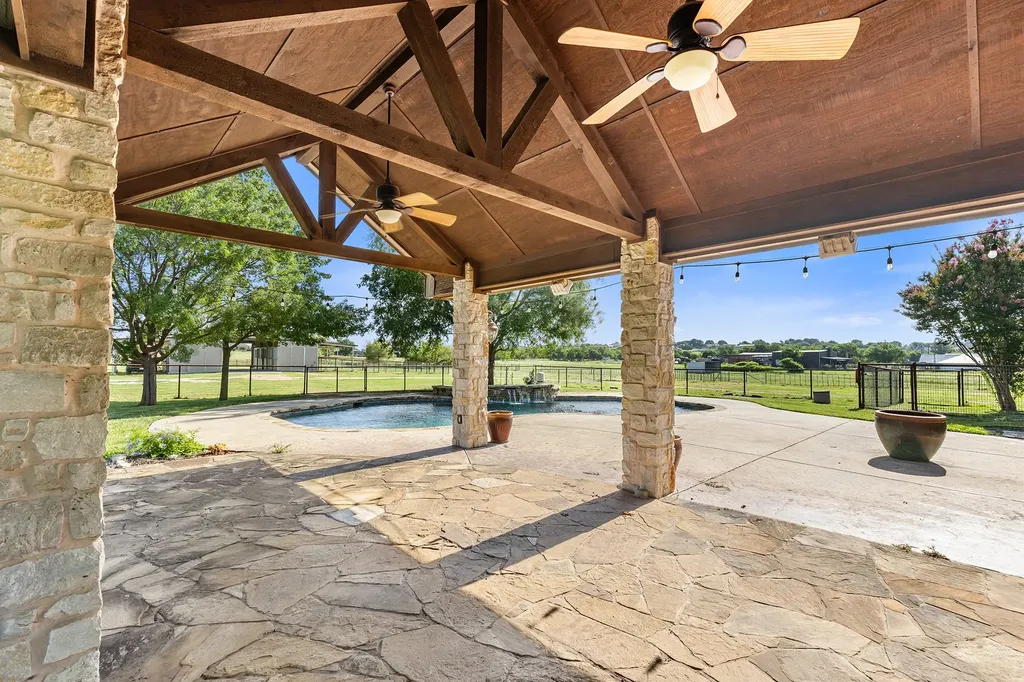 678 Gregory Street Weatherford TX 76087