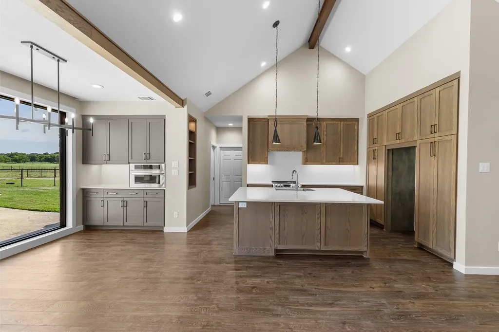 678 Gregory Street Weatherford TX 76087
