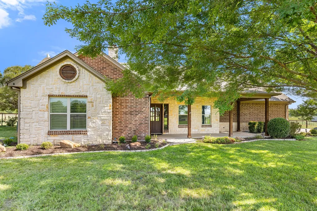 678 Gregory Street Weatherford TX 76087