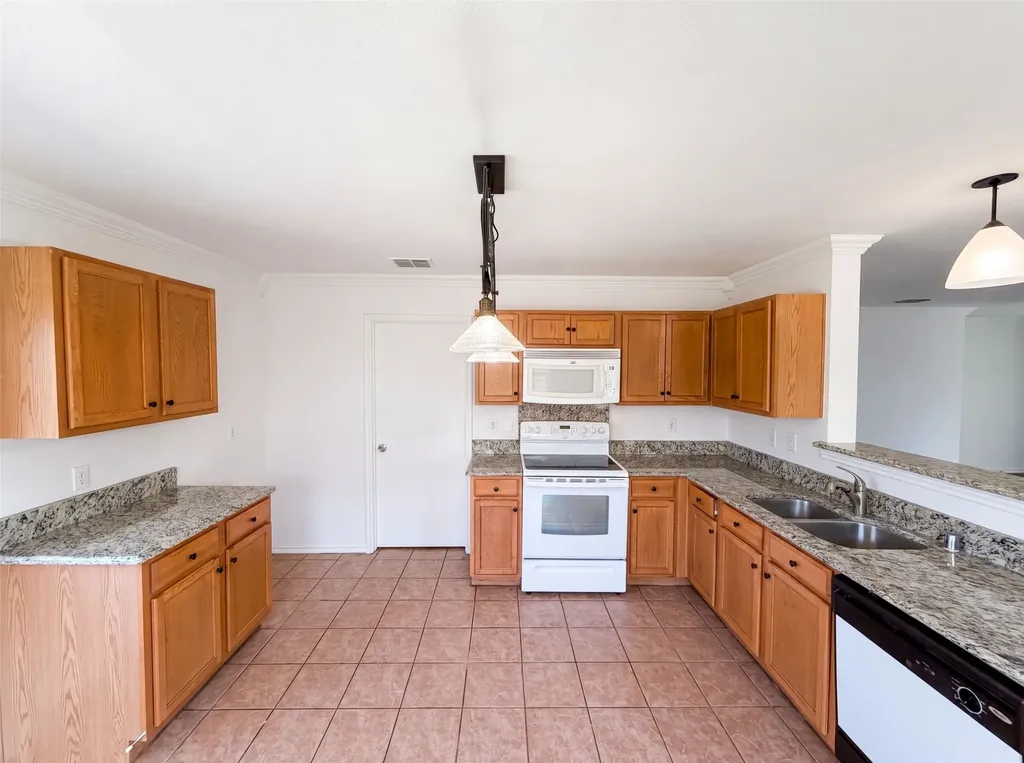6200 St James Place Denton TX 76210