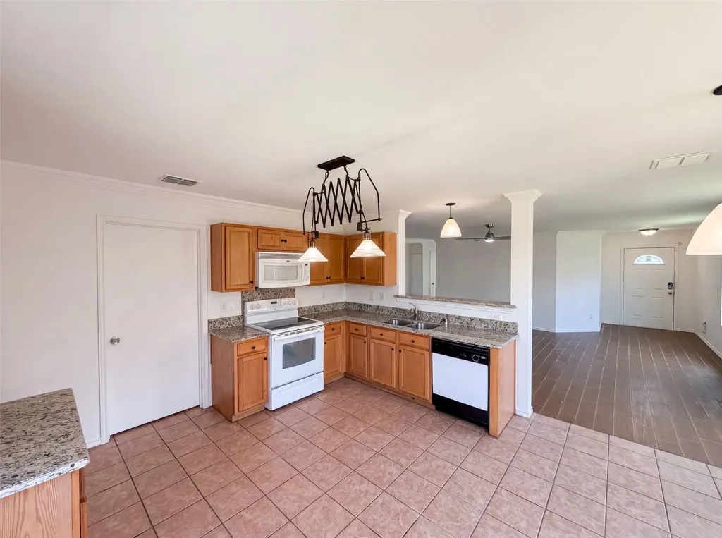 6200 St James Place Denton TX 76210