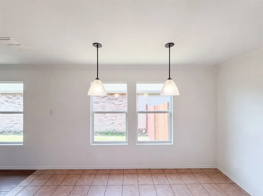 6200 St James Place Denton TX 76210