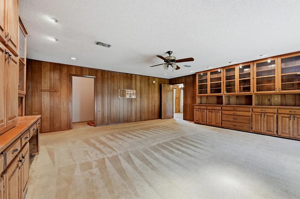 100 Mohican Trail Lake Kiowa TX 76240