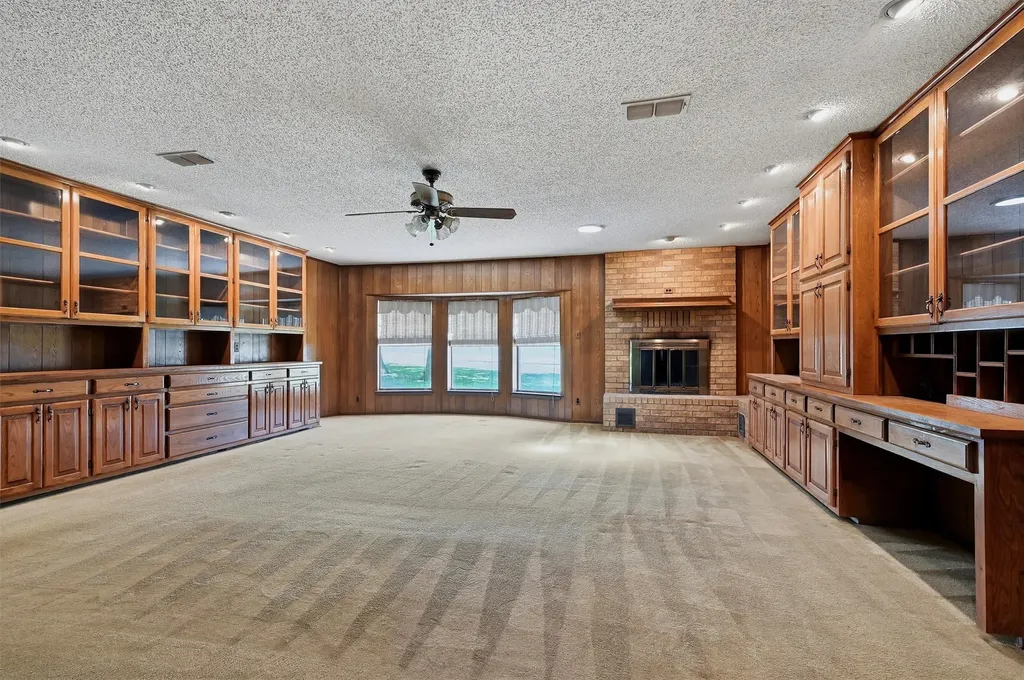 100 Mohican Trail Lake Kiowa TX 76240