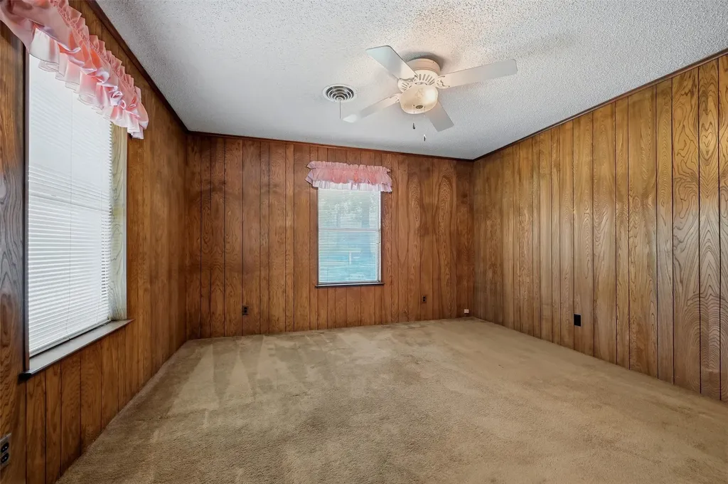 100 Mohican Trail Lake Kiowa TX 76240