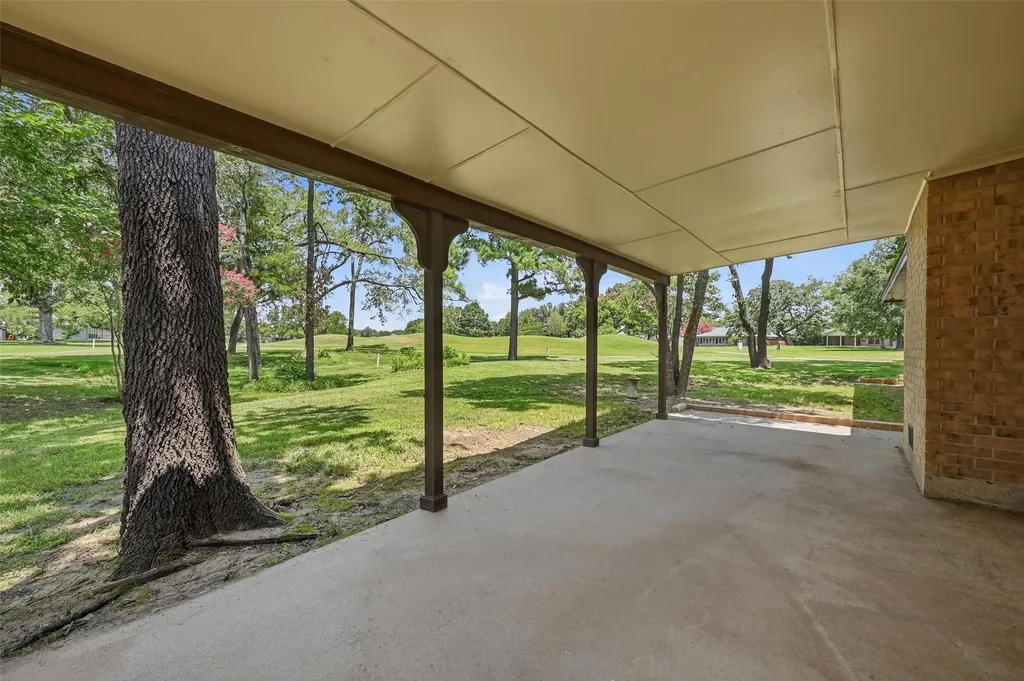 100 Mohican Trail Lake Kiowa TX 76240