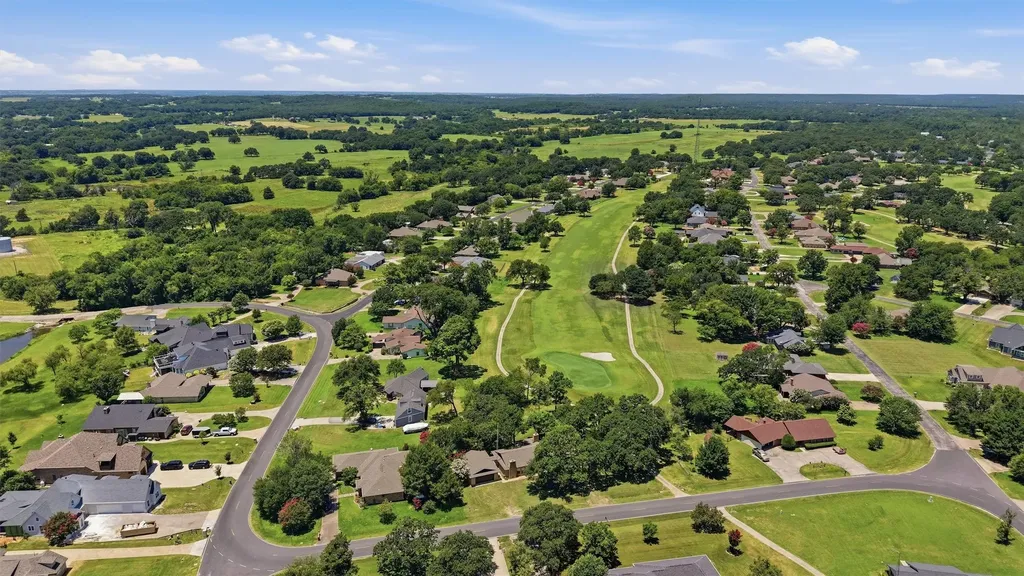 100 Mohican Trail Lake Kiowa TX 76240
