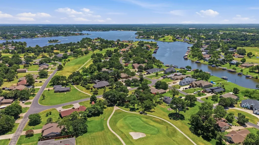 100 Mohican Trail Lake Kiowa TX 76240