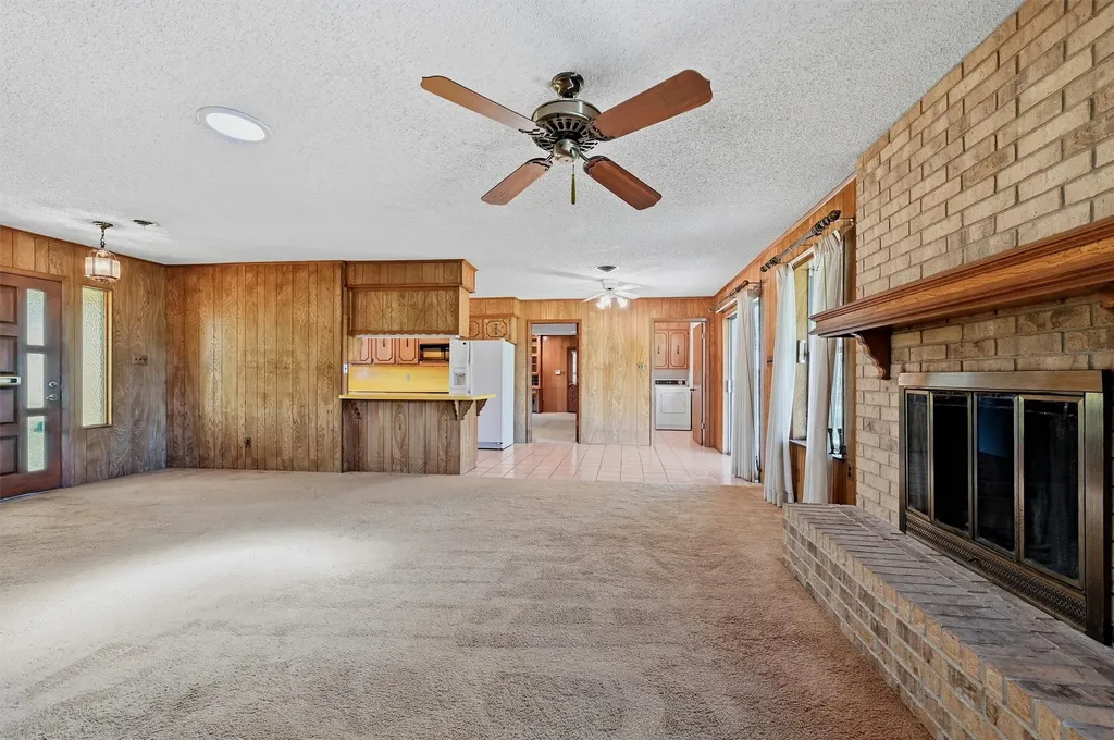 100 Mohican Trail Lake Kiowa TX 76240