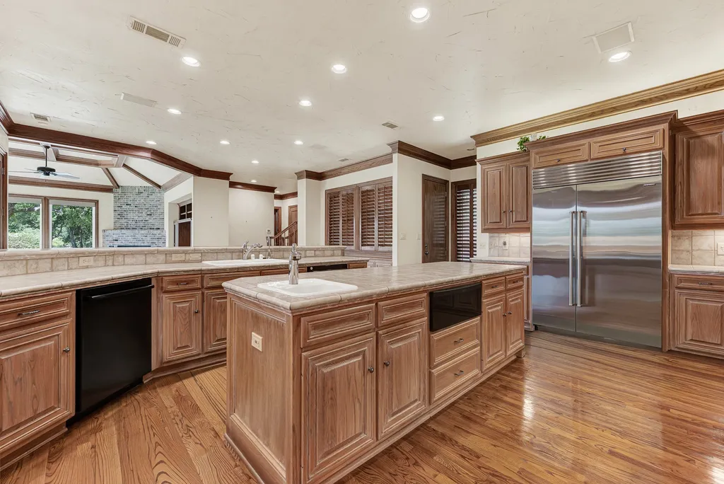 1608 Cliffview Drive Plano TX 75093