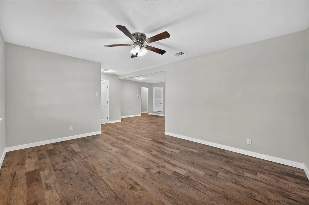 7516 S College Circle North Richland Hills TX 76180