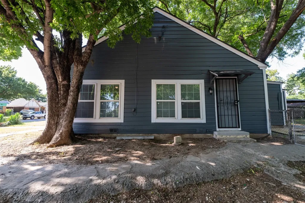 300 Emma Street Fort Worth TX 76111