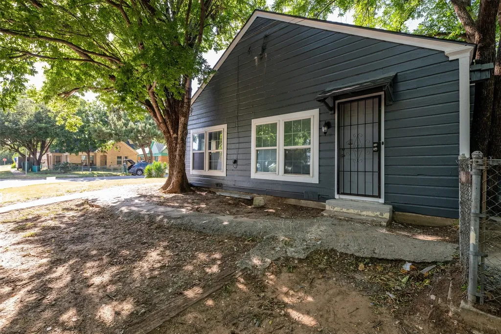 300 Emma Street Fort Worth TX 76111