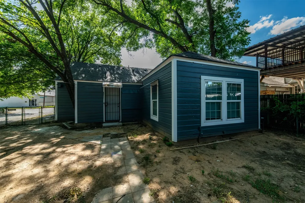 300 Emma Street Fort Worth TX 76111