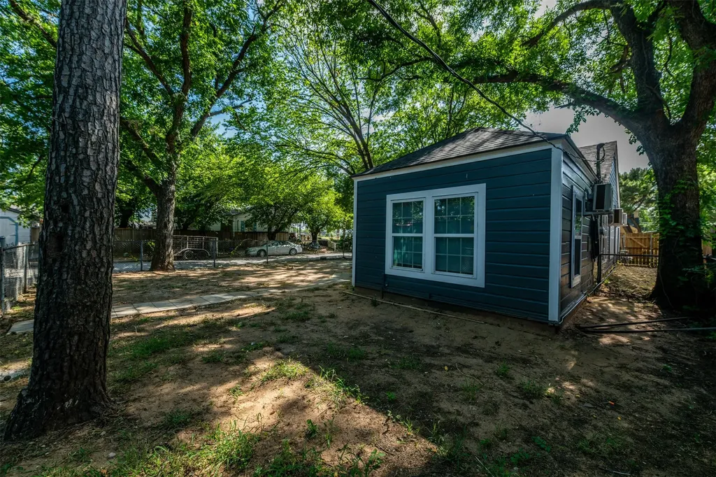 300 Emma Street Fort Worth TX 76111
