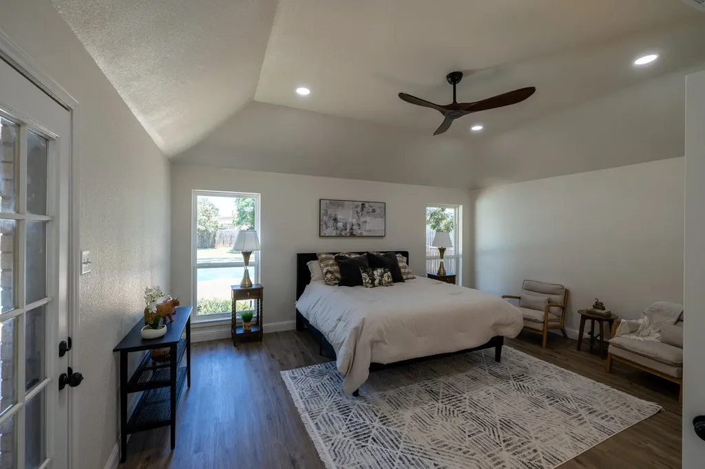 612 Aqua Vista Drive Granbury TX 76049
