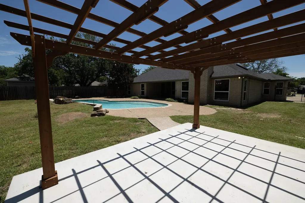 612 Aqua Vista Drive Granbury TX 76049