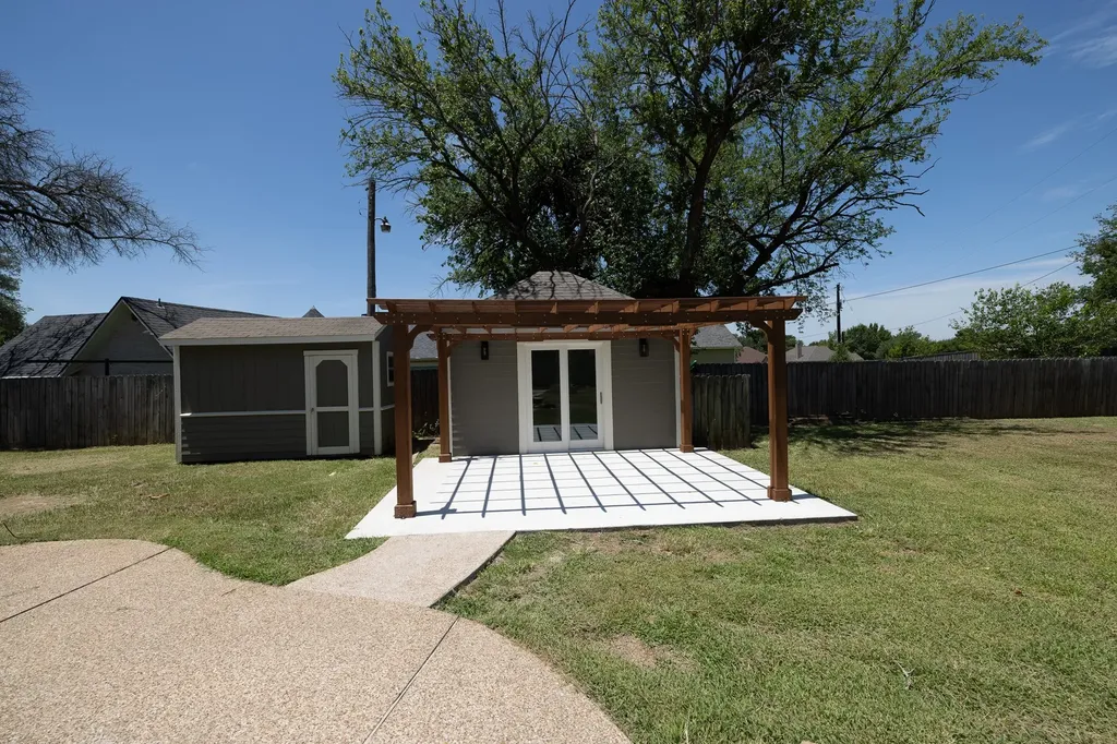 612 Aqua Vista Drive Granbury TX 76049