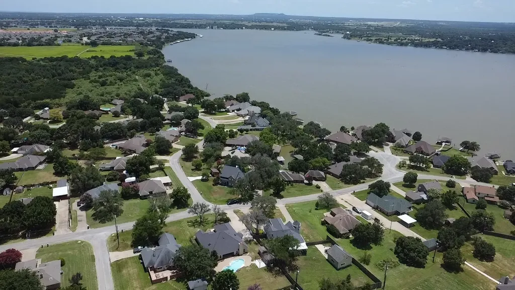 612 Aqua Vista Drive Granbury TX 76049