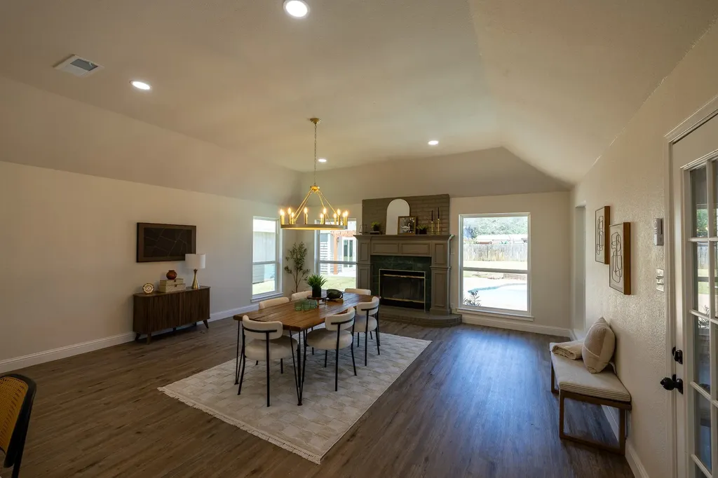 612 Aqua Vista Drive Granbury TX 76049
