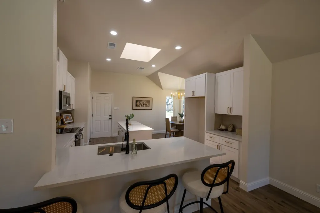 612 Aqua Vista Drive Granbury TX 76049