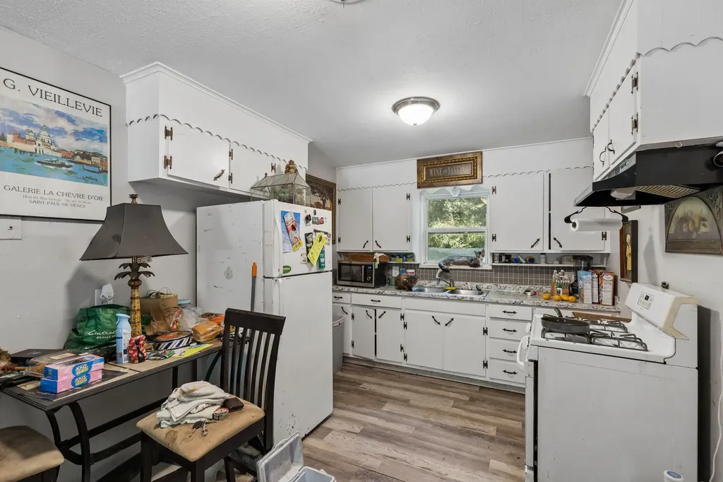 7705 Navajo Trail Lake Worth TX 76135